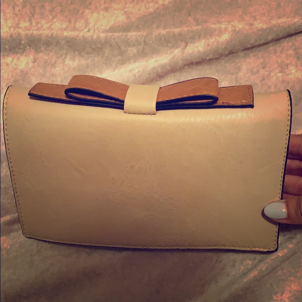 Bow shoulder bag